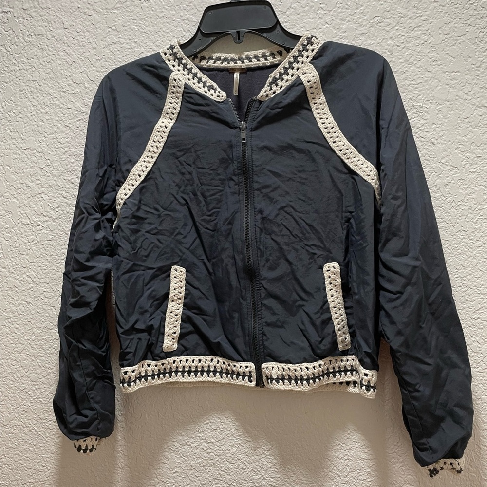 Free People jacket navy crochet detail zip up womens size Medium. Stylish